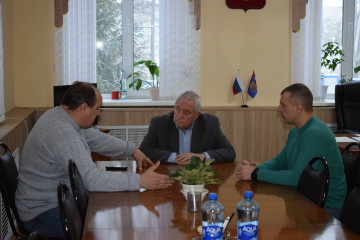 рабочая встреча с директором фирмы «АСК» Р.А. Сороквашиным - фото - 1