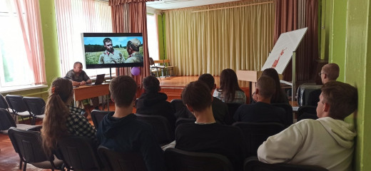 в Глинковской средней школе прошел урок, посвящённый подвигам советских солдат во время Великой Отечественной войны - фото - 1