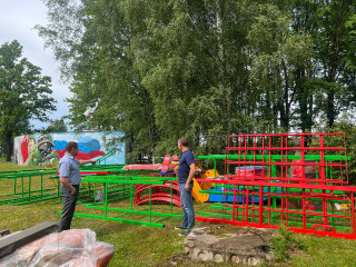 новая детская площадка в Глинковском округе: встреча с подрядчиком - фото - 2