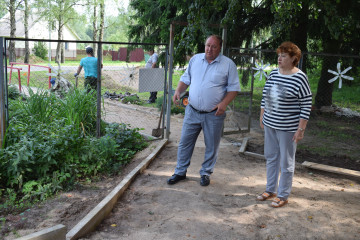 в детском саду «Чебурашка» проводится благоустройство прилегающей территории - фото - 1