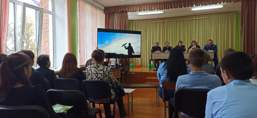 встреча членов межведомственной комиссии с обучающимися Глинковской средней школы - фото - 1