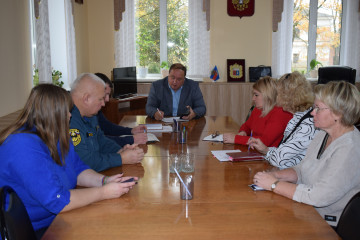 еженедельное рабочее совещание - фото - 1