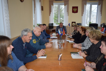 еженедельное рабочее совещание - фото - 1