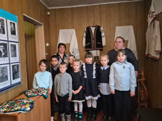 с экскурсией в Глинковский краеведческий музей - фото - 1