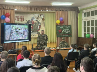 поисковики провели Уроки мужества в Глинковской средней школе - фото - 1
