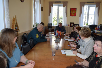 еженедельное рабочее совещание - фото - 1