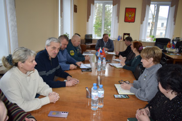 еженедельное рабочее совещание - фото - 1