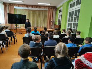 в школах Глинковского округа прошли тематические уроки от Госавтоинспекции - фото - 1