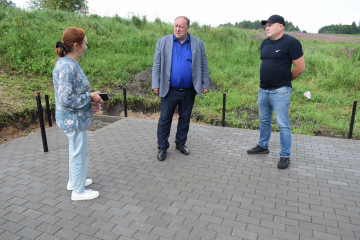 благоустройство могилы мирных жителей, погибших от рук немецко-фашистских захватчиков, в Мончино - фото - 1