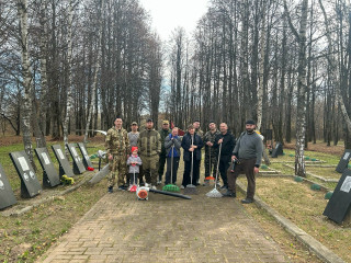 память требует заботы: в Глинковском округе приводят в порядок памятные места - фото - 1