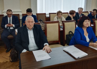в Смоленске прошли публичные слушания по проекту областного бюджета на следующий год и на плановый период 2025 и 2026 годов - фото - 1