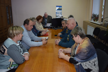 заседание Комиссии по предупреждению и ликвидации чрезвычайных ситуаций и обеспечению пожарной безопасности Глинковского района - фото - 1